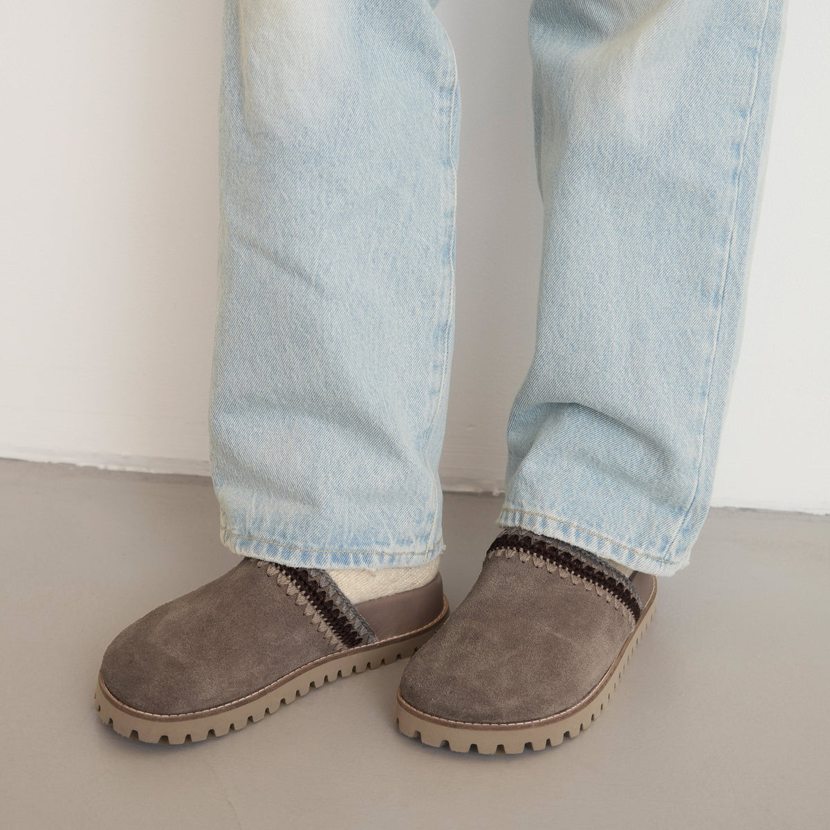 The Sak Bolinas Lug Sole Clog - Leather - Mushroom Seminyak
